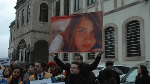 Giresun Üniversitesi Öğretim Görevlileri Özgecan İçin Yürüdü