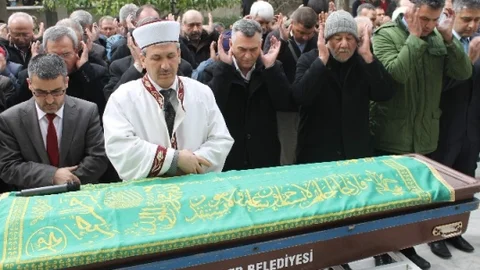 Semra Konaklı'nın Annesi Son Yolculuğuna Uğurlandı