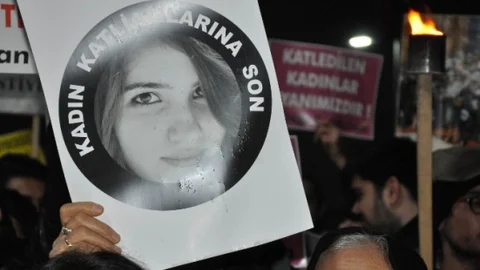 Sivas'ta ‘Özgecan' İçin Meşale Yaktılar