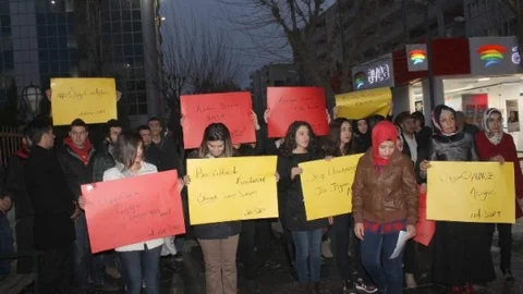 Siirtli Bayanlar Özgecan İçin Sokağa İndi