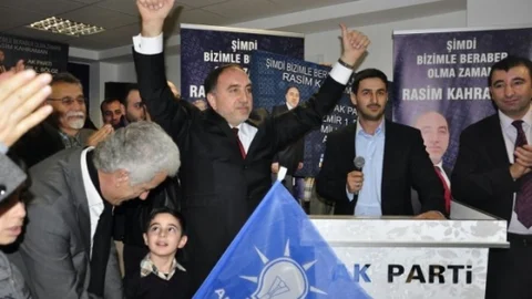 Ak Partili Rasim Kahraman'dan Miting Gibi Aday Adaylığı Açıklaması
