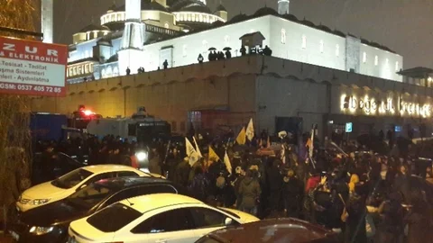 ‘Özgecan Zinciri' Başkent'i Dolaştı