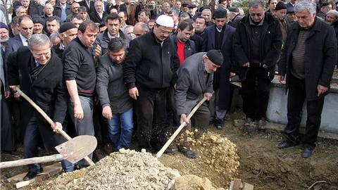 AK Parti Genel Başkan Yardımcısı Şahin'in acı günü
