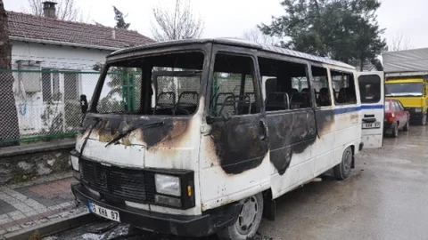 İnegöl'de Küle Dönen Minibüste Kundaklama Şüphesi