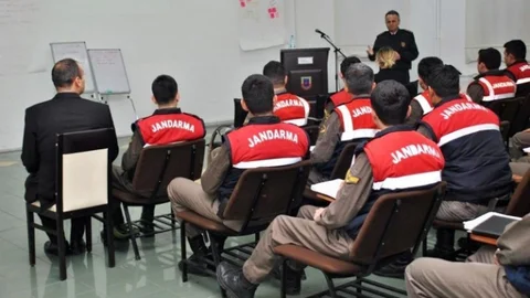 Jandarmaya Kadına Yönelik Aile İçi Şiddetin Önlenmesi Eğitimi