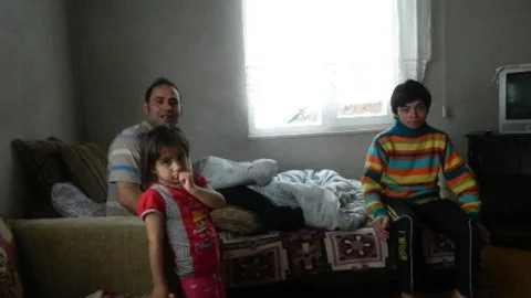 Felçli Baba 6 Çocuğuyla Yardım Bekliyor