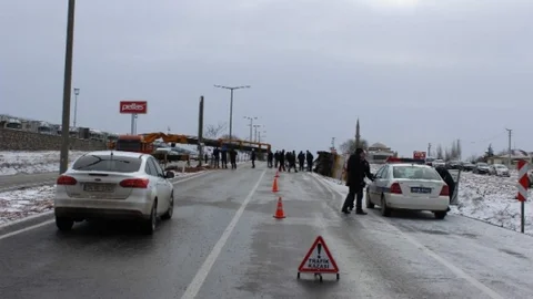 Kırşehir'de İşçi Servisi Devrildi 7 Yaralı