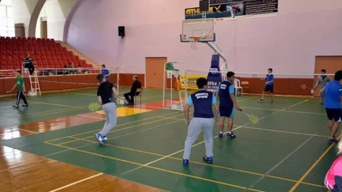 Aydın'da Okullar Arası Gençler Badminton İl Birincileri Belirlendi