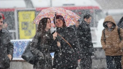 Kayseri'de Yoğun Kar Yağışı Etkili Oluyor