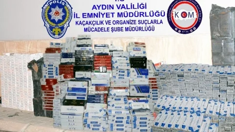 Tir'dan Saman Değil Kaçak Sigara Çıktı