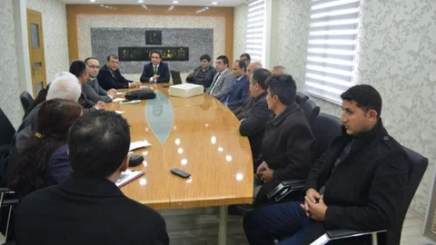 Kaymakam Dundar Çilek Birliği Yetkilileriyle Toplantı Yaptı