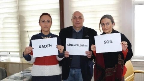 Büyükçekmece Belediyesi Özgecan İçin Siyahlara Büründü