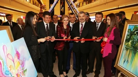 Başkan Çelik Sergi Açtı