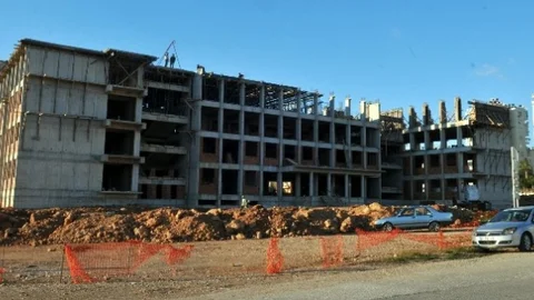 Kepez'de Anadolu Lisesi'nin Kaba İnşaatı Tamamlandı