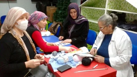 Onkoloji Hastanesi'nde “Giyim Mefruşat Ve Örgü Kursu” Açıldı