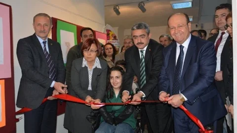 Ayaklarıyla Resim Yapan Rabia'nın Tek İsteği Gerçek Oldu
