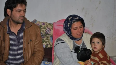 Minik Gülbahar Yürüyebilmek İçin Yardım Bekliyor