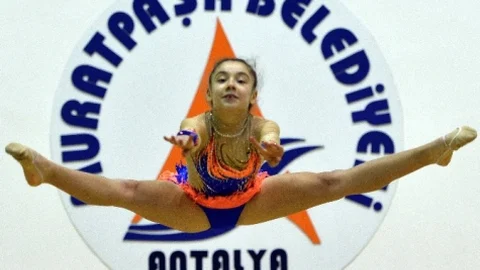 Muratpaşalı Cansu Hedef Büyüttü