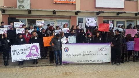 Özgecan Cinayeti Çomü'de Protesto Edildi
