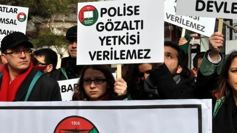 Avukatlardan 'iç Güvenlik Paketi' Yürüyüşü