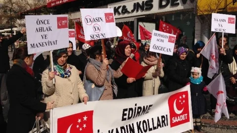 Saadet Partisi Edirne İl Kadın Kollarından Özgecan Cinayeti Protestosu