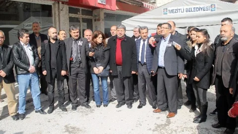 Mersinli Gazeteciler Özgecan İçin Siyah Kurdele Kampanyası Başlattı