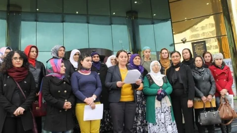 Kadınlar'dan Özgecan Cinayetine Tepki