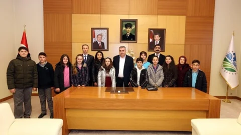 Başkan Toçoğlu Hakkı Demir Orta Okulu Öğrencileri İle Bir Araya Geldi