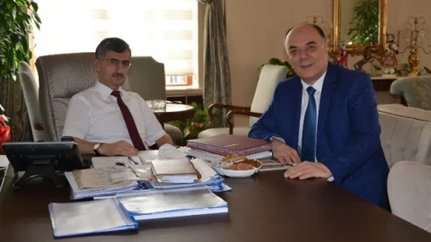 Manisa İl Milli Eğitim Müdürü Dernekbaş Vali Bektaş'ı Ziyaret Etti