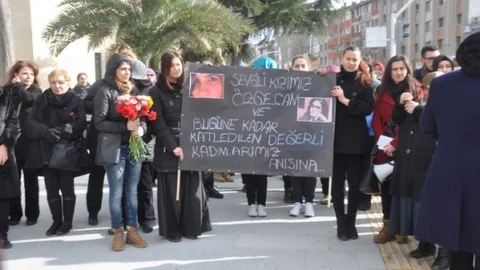 Sakarya'da Kadınlar Özgecan İçin Yürüdü