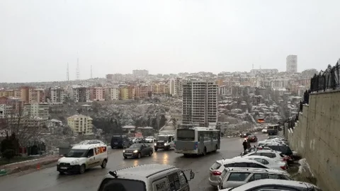 Başkent'te Kar Yağışı Başladı