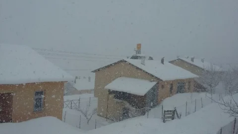 Pülümür Ve Nazımiye İlçelerinde Kar Tatili