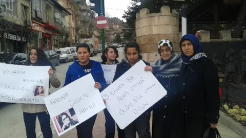 Lise Öğrencileri Özgecan İçin Yürüdü