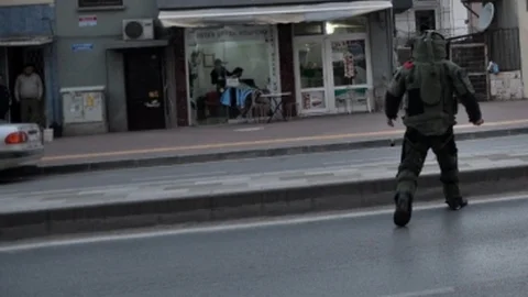 Okul Önünde Şüpheli Çanta Paniği