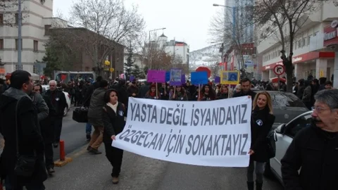 Afyonkarahisar'da “Özgecan Aslan” Protestosu