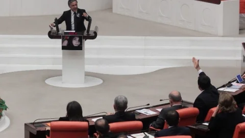 Meclis Genel Kurulu'nda ''Paralel'' Tartışması