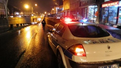 Şüpheli Otomobil Polisi Alarma Geçirdi