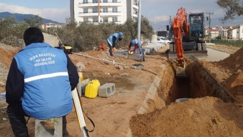 Aski Efeler'de Kanalizasyonu Yeniliyor