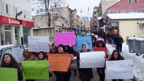 Cide'de “Özgecan” İçin Yürüyüş Yapıldı