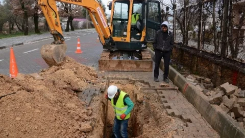 Muski Kötekli'yi Yeniliyor
