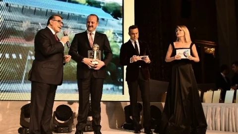 Akgül Siyaset Dergisi 20. Yıl Özel Ödülü'ne Layık Görüldü