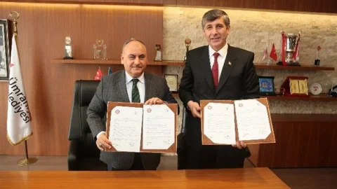 Ümraniye Belediyesi 3 İlçe Belediyesi İle Kardeşlik Protokolü İmzaladı