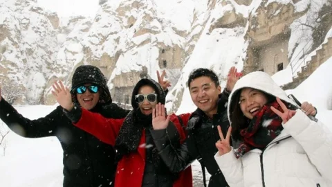 Karın Keyfini Turistler Çıkartıyor