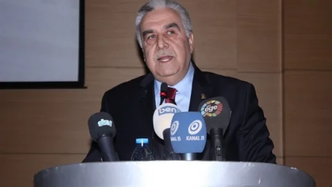 AK Parti İzmir Eski İl Başkanı Akay Aday Adaylığını Açıkladı