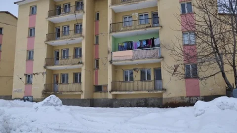 Pülümür'de Güçlendirmesi Yapılmayan Konutlar Vatandaşları Tedirgin Ediyor