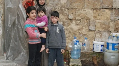 (Özel Haber) Suriyeli Ailenin Beş Metrekarelik Odada Yaşam Mücadelesi