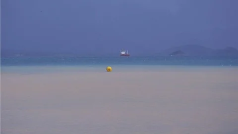 Datça'da deniz yağışlarla ''renk'' değiştirdi