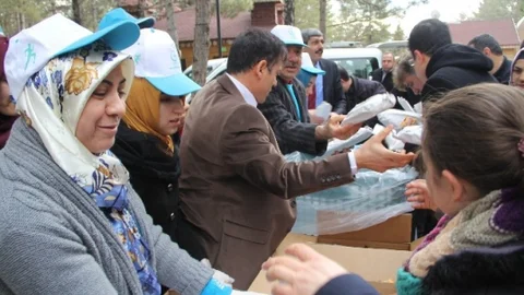 Sağlıklı Yaşama Dikkat Çekmek İçin Balık Ekmek Dağıtıldı