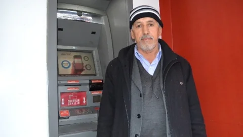 Oğlu Dolandırılmaktan Kurtardı