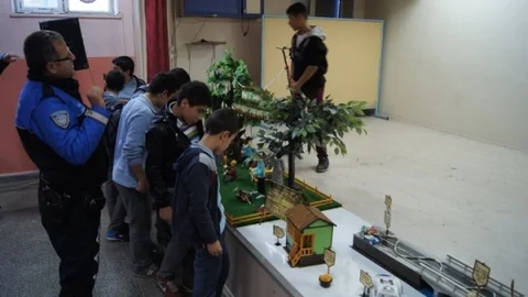 Öğrencilere Kukla Gösterisi İle Sigaranın Zararları Anlatıldı